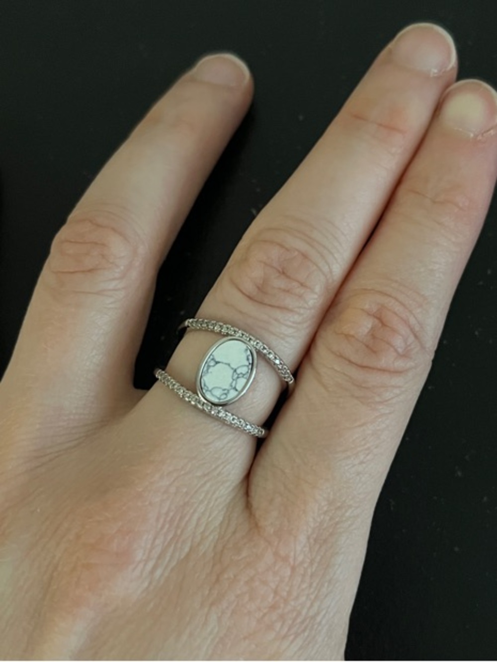 Fragrant Jewels White Howlite Oval Stone Split Shank Ring with Clear Stones